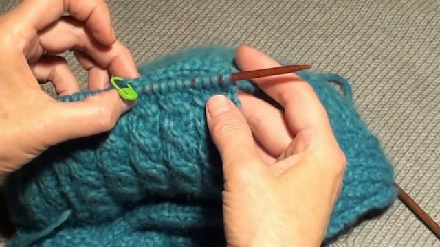 Шапочка шлем из журнала Vogue Knitting  Часть 5 окончание