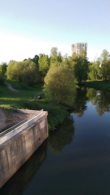 Река Славянка, окраина Петербурга, 22 мая 2024.