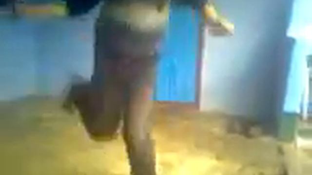 Учится брейку