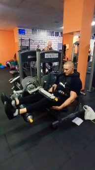 Бицепс Бедра Сидя!!!Качаем в Тренажере .###shorts #жим #video #ю