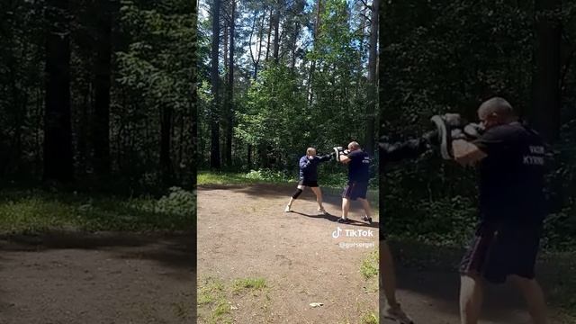 Первая за 18 лет тренировка на перчатках .
