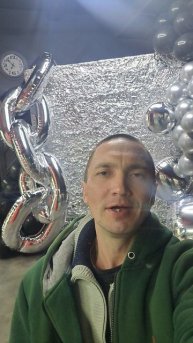 При правильной мотивации, если не хочет учиться, можно научить новому и интересному