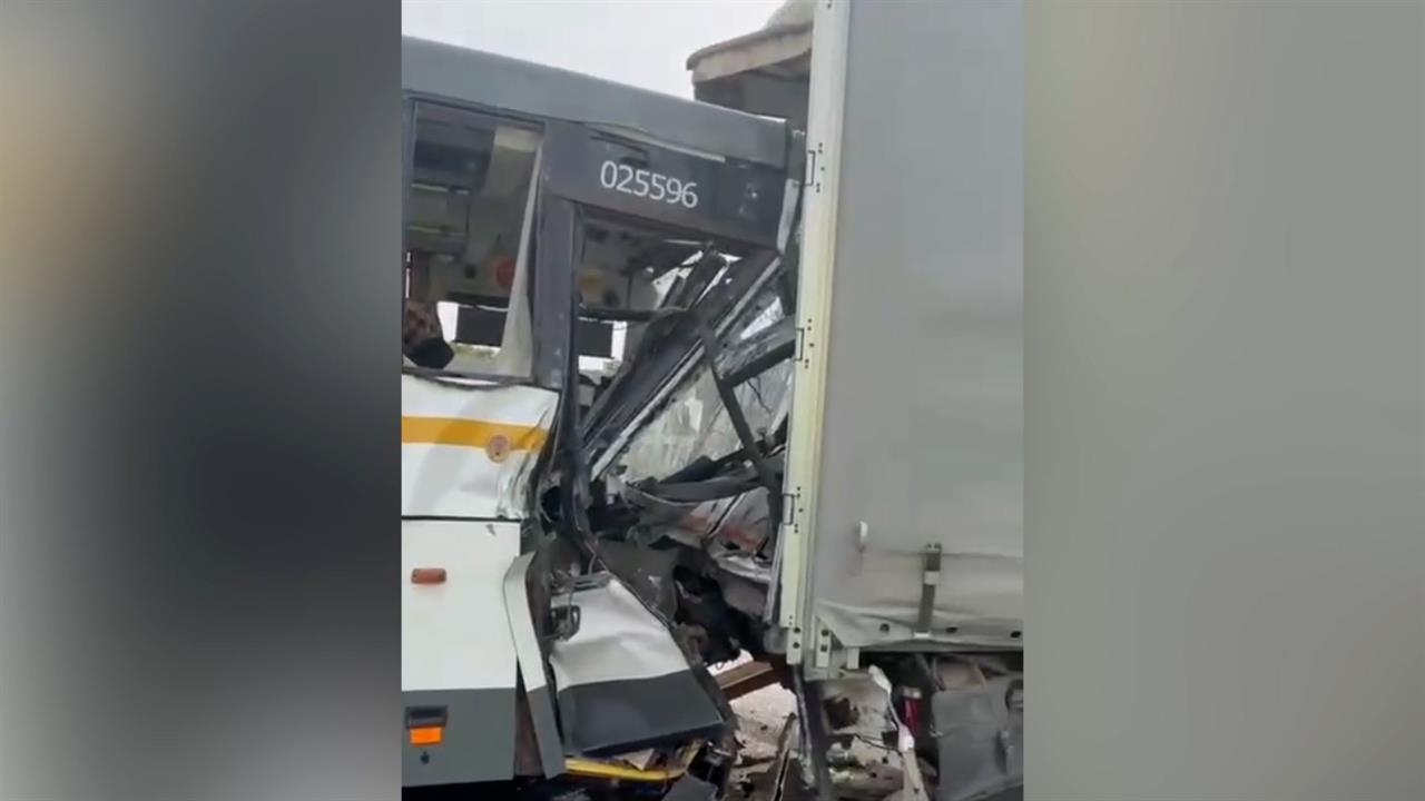 В Раменском районе Подмосковья в результате ДТП с автобусом пострадали 14 человек