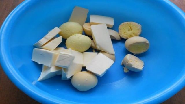 Намазка для бутербродов из вареных желтков и плавленого сыра