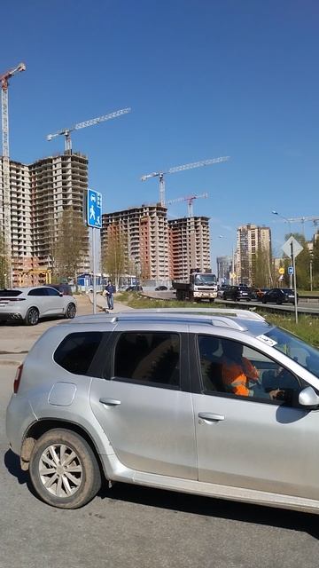 Новостройки на Советском проспекте, окраина Петербурга. 17 мая 2025.