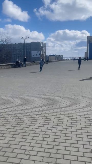Я катаюсь на самокате