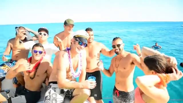 Вечеринка на яхте Сочи (Имеретинский порт)