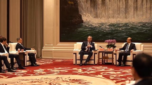 Встреча губернатора Амурской области и секретаря комитета КПК провинции Хэйлунцзян (КНР)