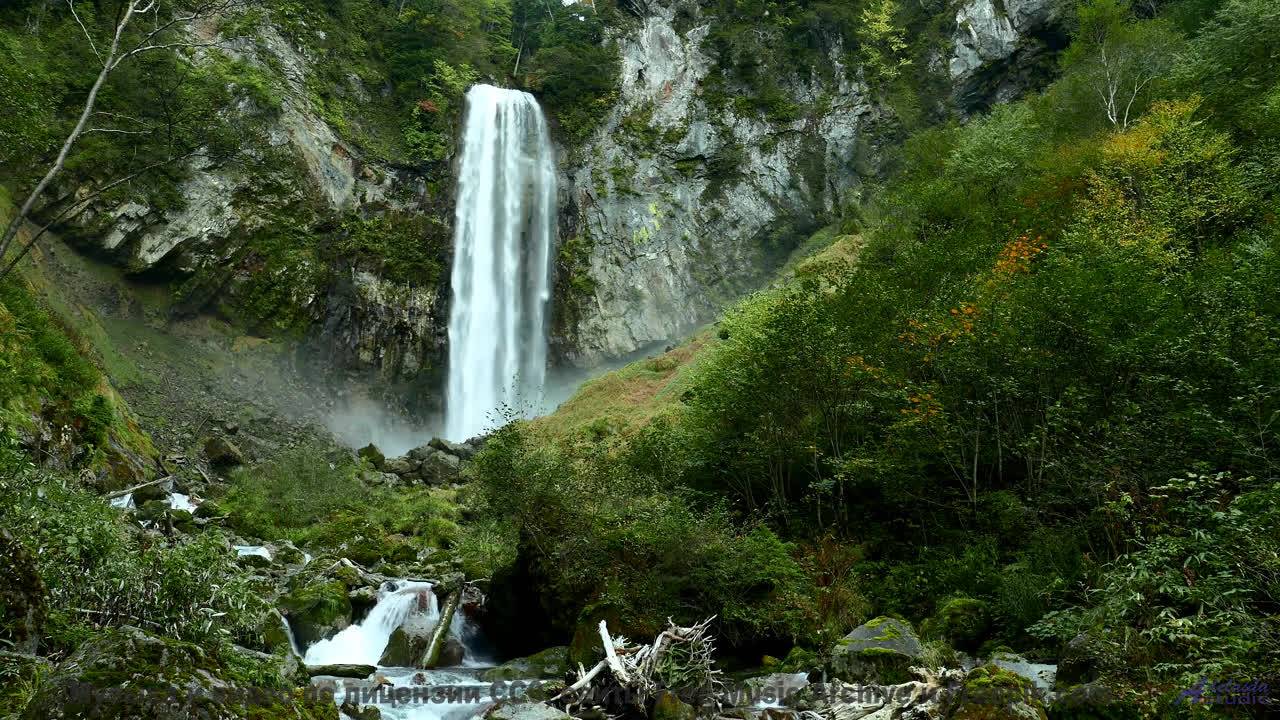 Природа создала эти пейзажи, а мы добавили идеальный саундтрек! - Hanging By A String -- Derek Clegg