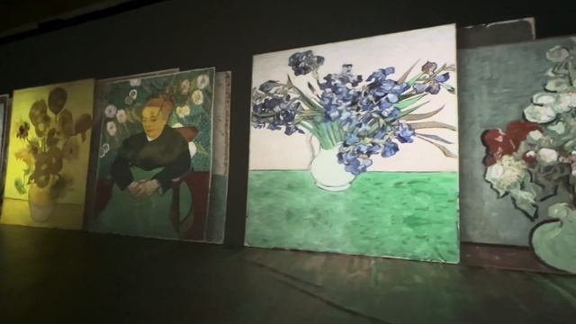 Ожившие картины. Иммерсивная выставка  Ван Гога. Костю