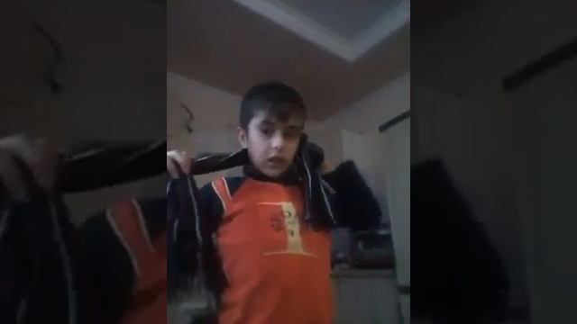 Секрет фокуса шарф сквозь шею