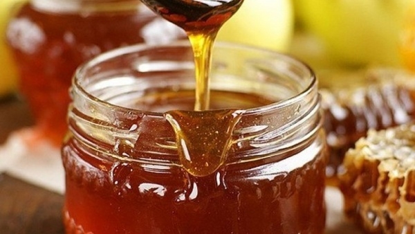 ПРИГОТОВИЛА ВКУСНЫЙ,ЛЕЧЕБНЫЙ С АПЕЛЬСИНОМ И ЛЕМОНОМ МЁД .ПОЛЕЗНО И ВКУСНО.