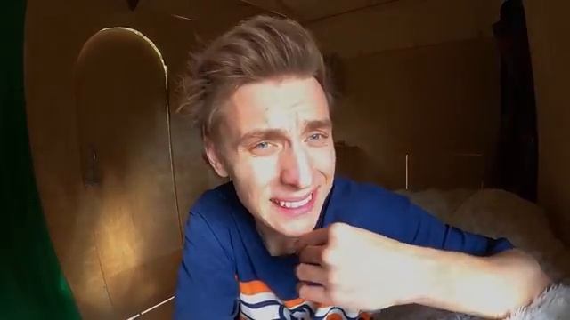 24 Часа в ДОМИКЕ НА ДЕРЕВЕ ! *За Нами Следят*