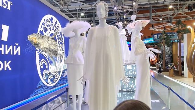 Выставка дизайнерских свадебных нарядов на выставке-?