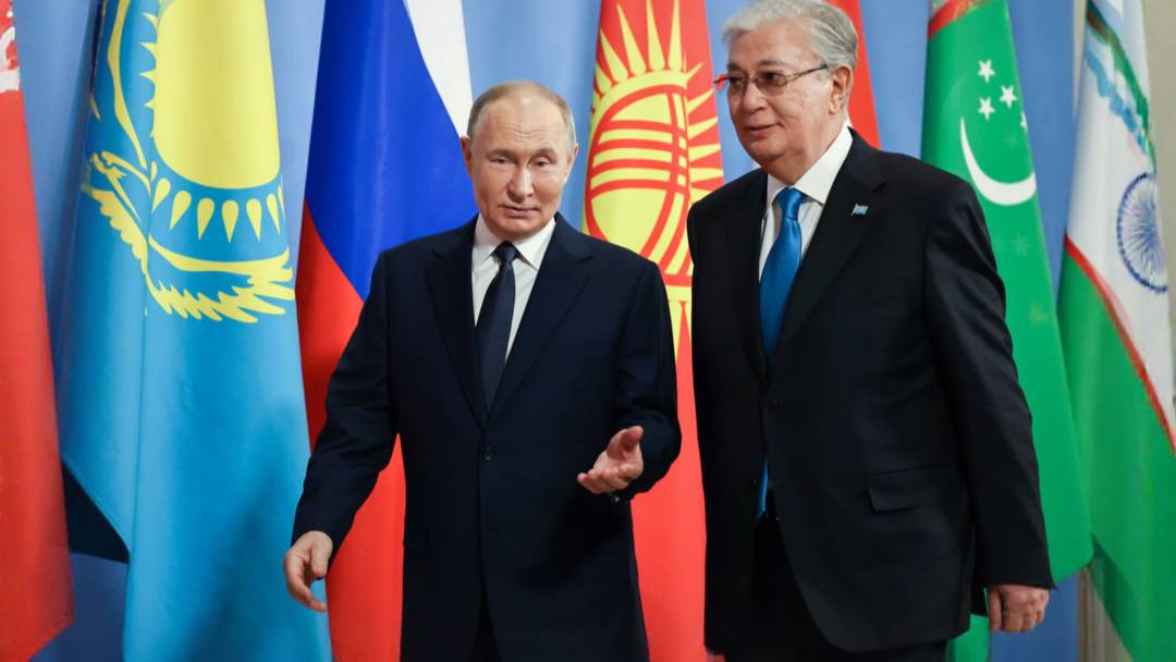 Путин обсудил итоги переговоров в Стамбуле в телефонном разговоре с Токаевым