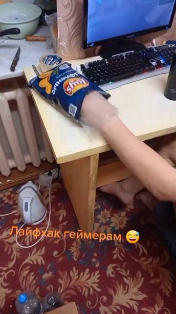 в ТГ «Мемная Эльфа» ещё жарче: мемы, стримы и эльфийка, которая раздаёт лут и не только 🧝