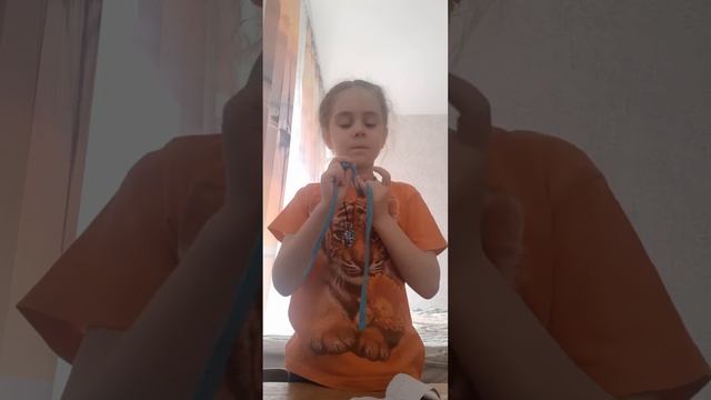шарф сквозь шею