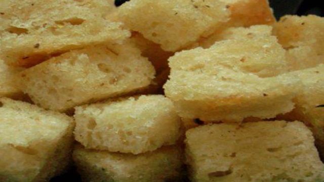 Сухарики чесночные