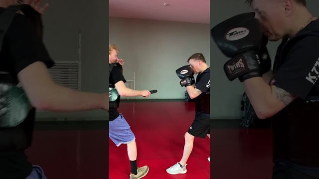 🔪Контратака в корпус с уклоном.
