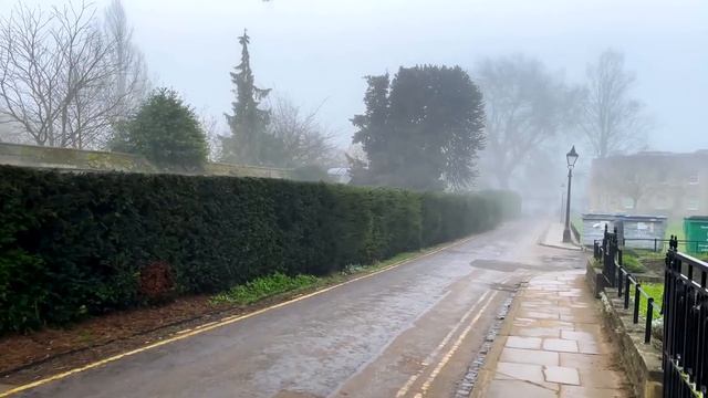 Atmospheric morning walk through fog in Oxford, as historic city wakes up. 4K _ HDR