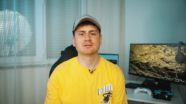 Почему твой блогер в шапке