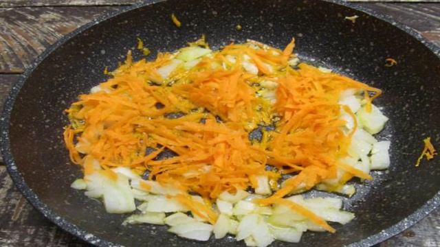 Тефтели тушеные в кабачковом соусе