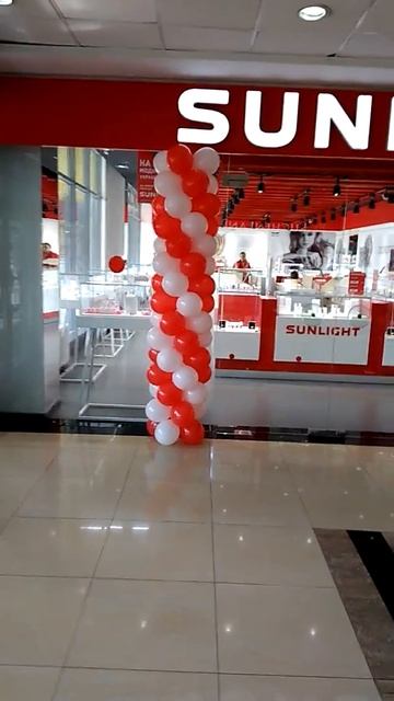 Колонны из шаров Ювелирный магазин Sunlight ТЦ Космос. Ставрополь Мир шаров