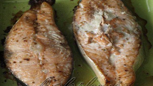 Нежная сёмга под клюквенным соусом