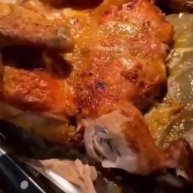 Вкуснейший цыпленок в духовке.