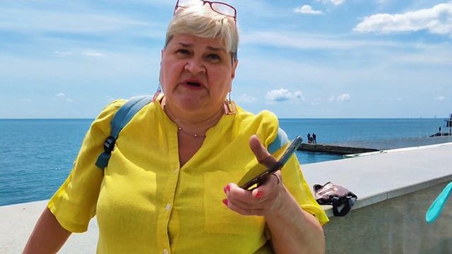 ОБСТАНОВКА В КРЫМУ. Неожиданный опрос на набережной Алушты.