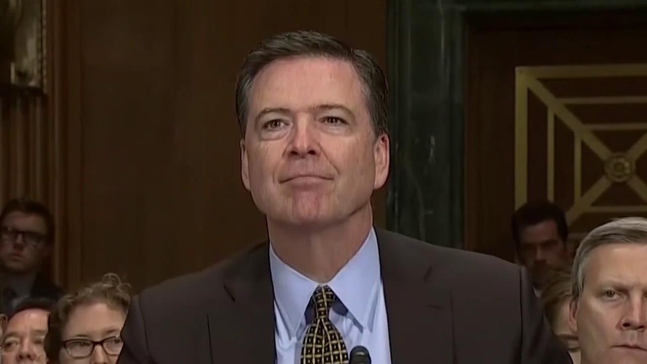 В США допросили бывшего главу ФБР, которого обвиняют в угрозах Дональду Трампу