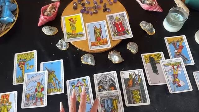 Воздействие рун для привлечения любви во многом схоже с классическими приворотами из других видов
