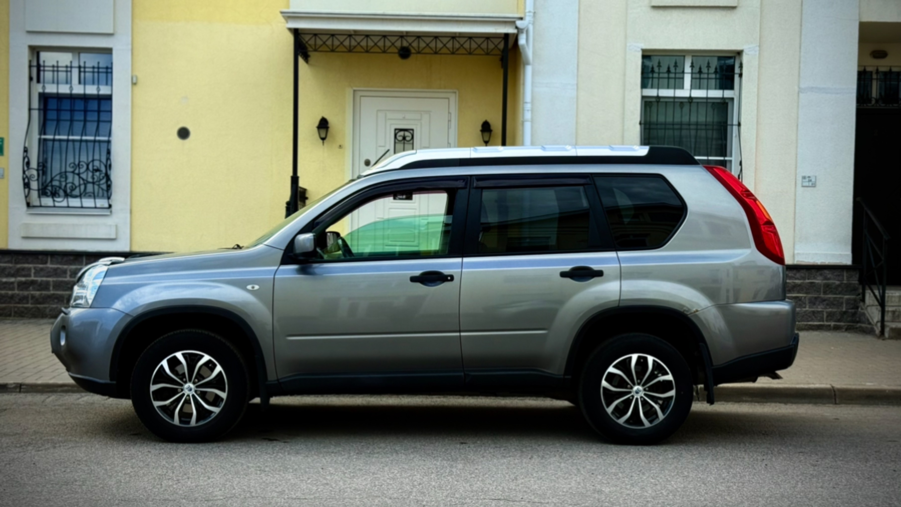 Nissan X-trail 2007, 2.0 АКПП, в родном окрасе в отличном состоянии