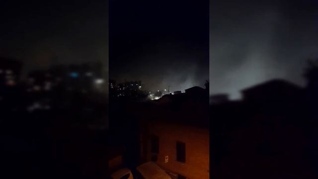 Салют в ночь на 1 января 2024г. Милан, Италия 🇮🇹 Fawerk nella notte del 01.01 2024, Milano, Italia