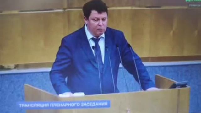 Выступил по законопроекту о полномочиях Правительства РФ ограничивать количество платных мест в вуз