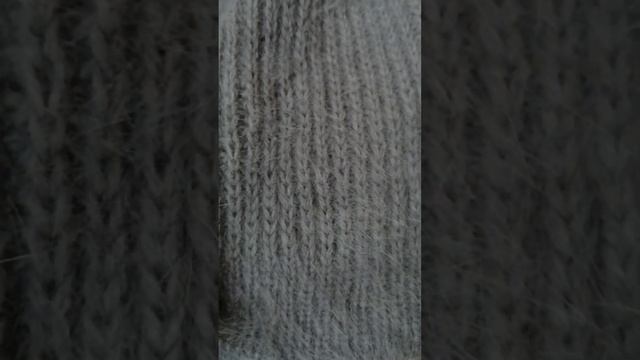 Шапка бини из Angora Prestige от Anny Blatt.