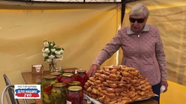 Наша Валентина Николаевна в первом ресторанчике ⭐️ со своим вкусным хворостом и консервацией