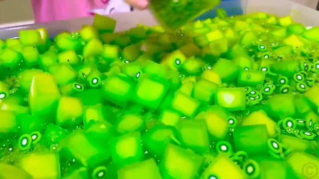 Лайк Настя и друзья в загадочном челлендже