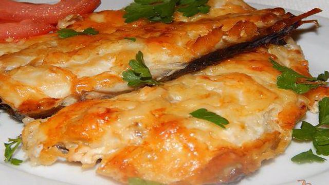Скумбрия под сыром в духовке