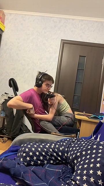 в ТГ «Мемная Эльфа» ещё жарче: мемы, стримы и эльфийка, которая раздаёт лут и не только