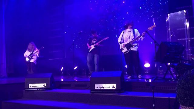 лютые гомогеи на концерте йоууу