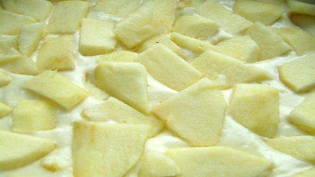 Сметанный пирог с яблоками