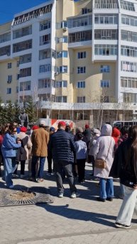 Концерт в сквере академика В.П.Ларионова на проспекте Ленина 08 мая 2025 года
