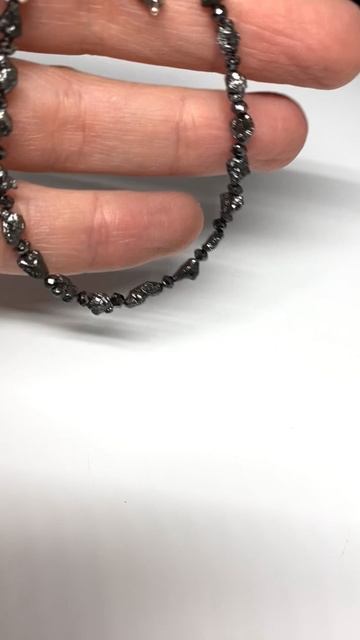 Браслет природные чёрные алмазы и чёрные бриллианты/ Bracelet with natural black diamonds.
