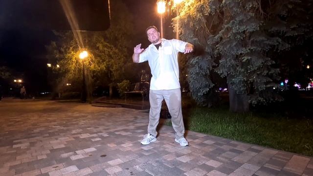 КАК НАУЧИТЬСЯ ТАНЦЕВАТЬ КАК РОБОТ ЧАСТЬ 1.mp4