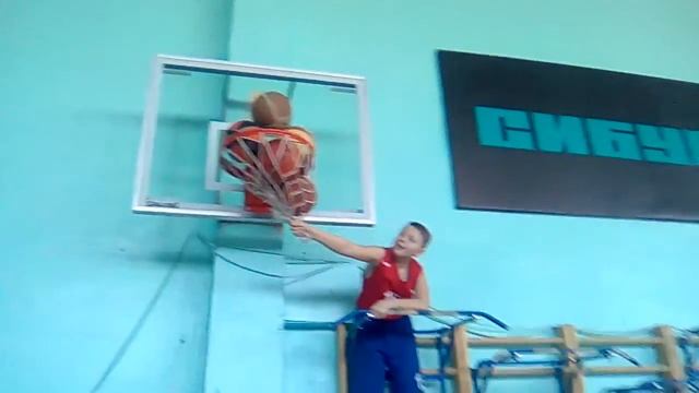 7 мячей в корзине