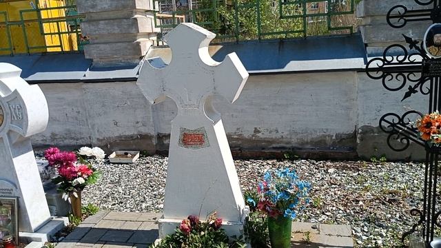 КИРОВ. ТРОИЦКАЯ ЦЕРКОВЬ. ТЕРРИТОРИЯ.
