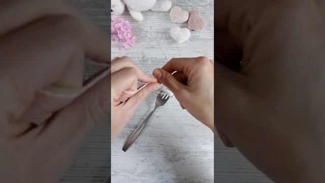 Сделать пушистый хвостик зайке