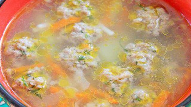 Суп с фрикадельками и макаронами