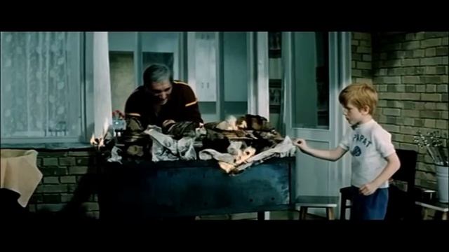 Скажи, куда торопишься?...Выключи чайник, потом иди по своим делам...